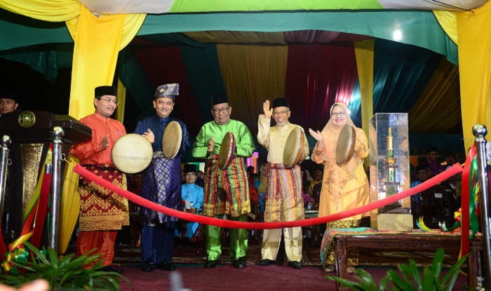 Ribuan Masyarakat Hadiri Pembukaan MTQ Riau di Masjid Raya Annur